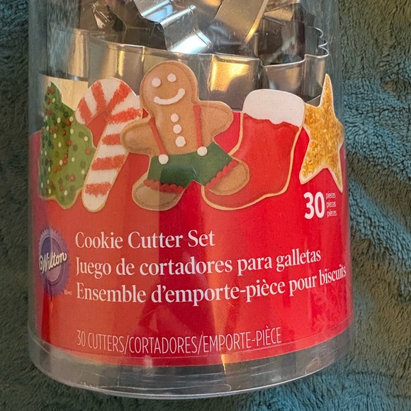 Wilton Holiday Cookie Cutter Set - Red, Green, White - Picture 2 of 2